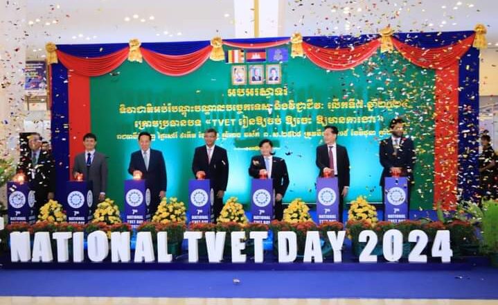 ទិវាជាតិអប់រំបណ្តុះបណ្តាលបច្ចេកទេស និងវិជ្ជាជីវ:លើកទី៧ បើកជាផ្លូវការក្រោមប្រធានបទ «TVET រៀនឱ្យចប់ ឱ្យចេះ ឱ្យមានការងារ»
