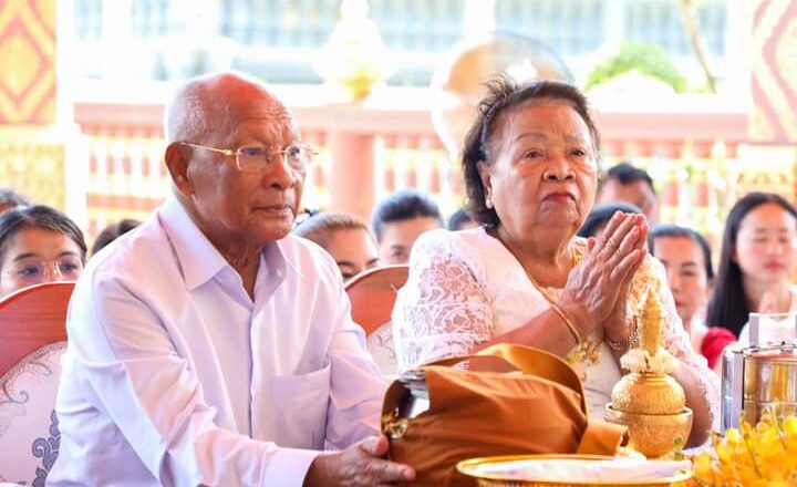 សម្តេចអគ្គមហាពញាចក្រី ហេង សំរិន និងសម្តេចធម្មវិសុទ្ធវង្សា សៅ ទី ហេង សំរិន ប្រារព្ធពិធីកាន់បិណ្ឌវេនទី១២