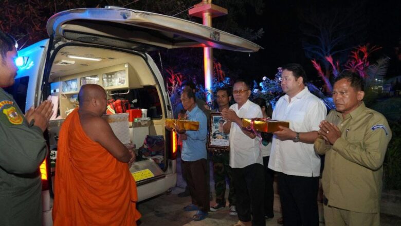 សពពលករខ្មែរប្តីប្រពន្ធ២រូប ត្រូវបានដឹកមកដល់កម្ពុជាហើយ ដើម្បីបន្តធ្វើបុណ្យតាមប្រពៃណី នាយប់ថ្ងៃទី១៤នេះ ក្រោមការសម្របសម្រួលយ៉ាងយកចិត្តទុកដាក់