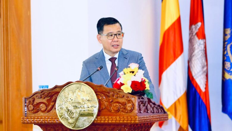 ឯកឧត្តម កើត ឆែ អភិបាលរងរាជធានីភ្នំពេញ ចូលរួមថវិកាឧបត្ថម្ភចំនួន ១០លានរៀល ដើម្បីរៀបចំមហាសន្និបាតវិសាមញ្ញតំណាងសមាគមអតីតយុទ្ធជនកម្ពុជាទូទាំងប្រទេស