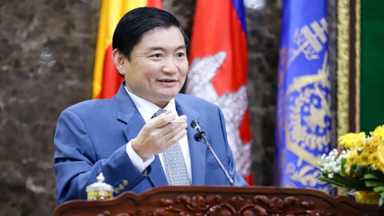 ឯកឧត្តមរដ្ឋមន្រ្តី ហេង សួរ បានអញ្ជើញជាអធិបតីក្នុងពិធីបិទវគ្គវិក្រឹតការគ្រូបច្ចេកទេស ស្តីពី “វិធីសាស្ត្របង្រៀន និងការប្រើប្រាស់ម៉ូឌុលតាមជំនាញ” លើកទី៣