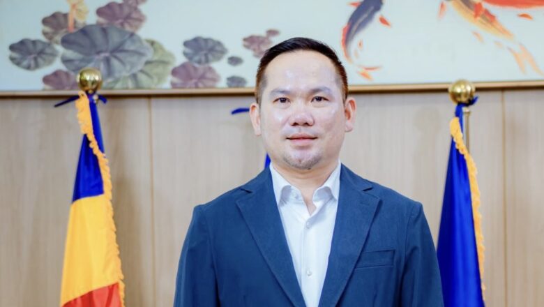 អ្នកឧកញ៉ា សួរ វីរៈ អគ្គនាយកក្រុមហ៊ុន វីរៈ ប៊ុនថាំ និងជាទីប្រឹក្សាសម្តេចអគ្គមហាសេនាបតីតេជោ ហ៊ុន សែន ប្រធានគណបក្សប្រជាជនកម្ពុជា ចូលរួមថវិកាចំនួន ៥០០០ដុល្លារអាមេរិក ដើម្បីរៀបចំមហាសន្និបាតវិសាមញ្ញតំណាងសមាគមអតីតយុទ្ធជនកម្ពុជាទូទាំងប្រទេស