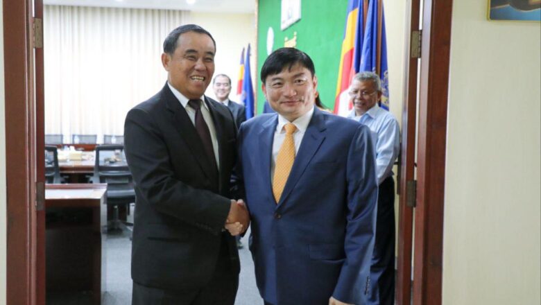 ឯកឧត្តម ហេង សួរ ទទួលជួបគណៈប្រតិភូឡាវ ដែលដឹកដាំដោយឯកឧត្តម Phongsaysach Inthalath