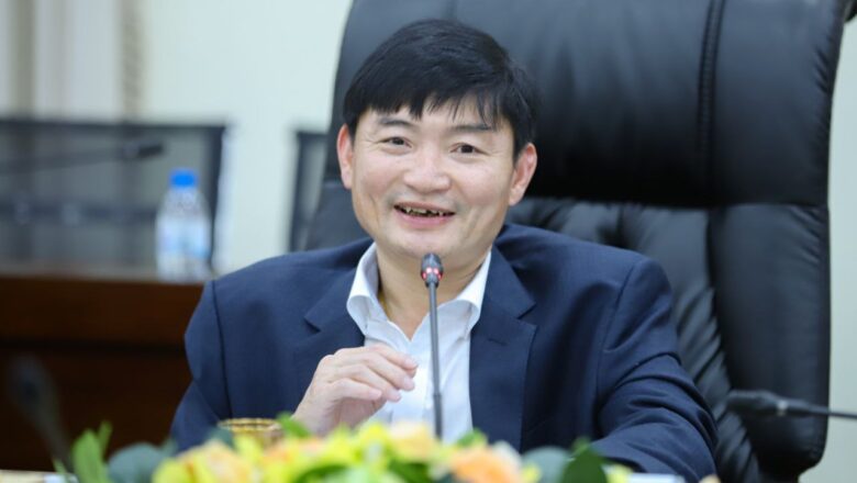 ឯកឧត្តមរដ្ឋមន្ត្រី ហេង សួរ ផ្តាំផ្ញើឱ្យនិស្សិតជ័យលាភីអាហារូបករណ៍ទៅសិក្សានៅប្រទេសជប៉ុន ចូលរួមផ្សព្វផ្សាយពីសក្តានុពលវិជ្ជមានសម្រាប់ការវិនិយោគ និងទេសចរណ៍នៅកម្ពុជាលើឆាកអន្តរជាតិ