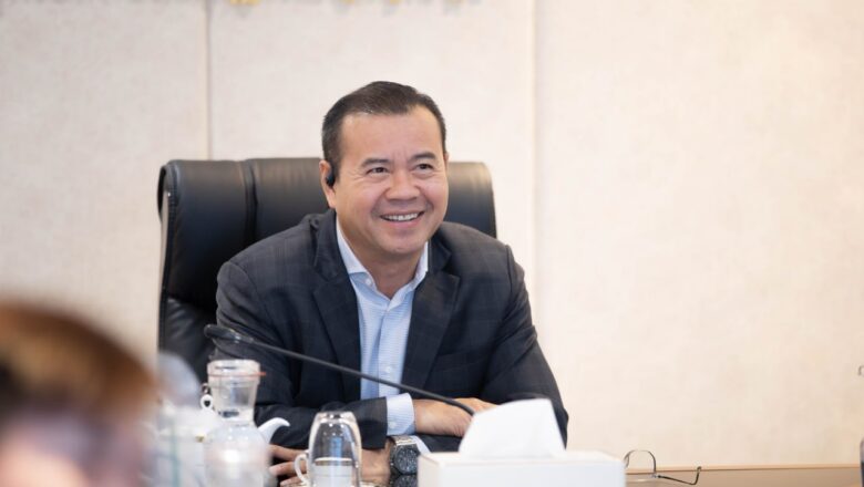 ឯកឧត្តមបណ្ឌិត កៅ ថាច និងសហការី អនុញ្ញាតឱ្យក្រុមការងារសវនកម្មឯករាជ្យ Ernst & Young (Cambodia) Ltd. ជួបពិភាក្សាការងារវាយតម្លៃអំពី អភិបាលកិច្ចរបស់ធនាគារ ក្នុងគោលបំណងដើម្បីពង្រឹងអភិបាលកិច្ច​និងប្រតិបត្តិការរបស់ធនាគារប្រកបដោយតម្លាភាពនិងប្រសិទ្ធភាព