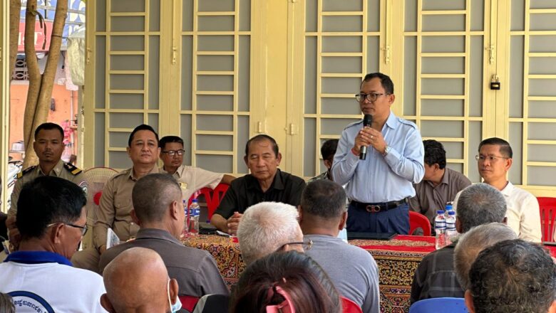 ក្រុមការងាររាជរដ្ឋាភិបាលចុះមូលដ្ឋានសង្កាត់កាកាបទី២ បានរៀបចំវេទិកាសាធារណៈ ដើម្បីស្តាប់សំណើរ សំណូមពរដោយផ្ទាល់ពីបងប្អូនប្រជាពលរដ្ឋនៅក្នុងសង្កាត់កាកាបទី១ ខណ្ឌពោធិ៍សែនជ័យ រាជធានីភ្នំពេញ