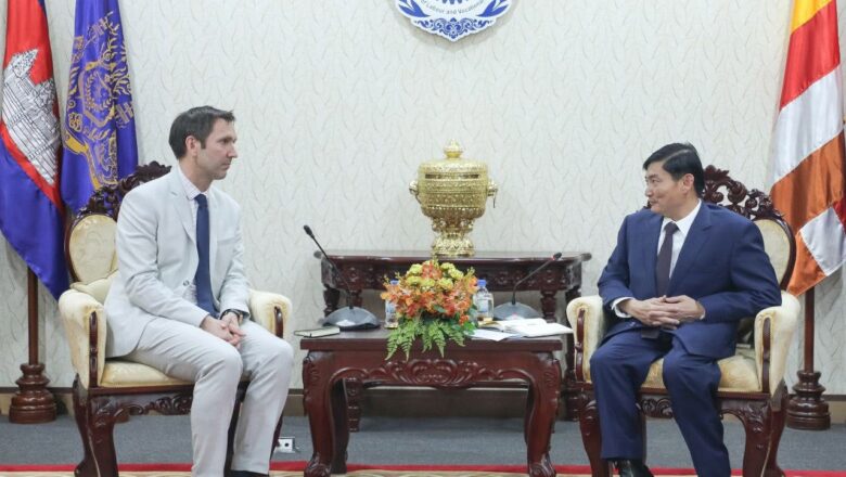 ឯកឧត្តម ហេង សួរ អនុញ្ញាតិឲ្យឯកអគ្គរាជទូតចក្រភពអង់គ្លេស ផ្តល់កិច្ចសហការគាំទ្រលើវិស័យអប់រំបណ្ដុះបណ្ដាលបច្ចេកទេស និងវិជ្ជាជីវៈនៅកម្ពុជា