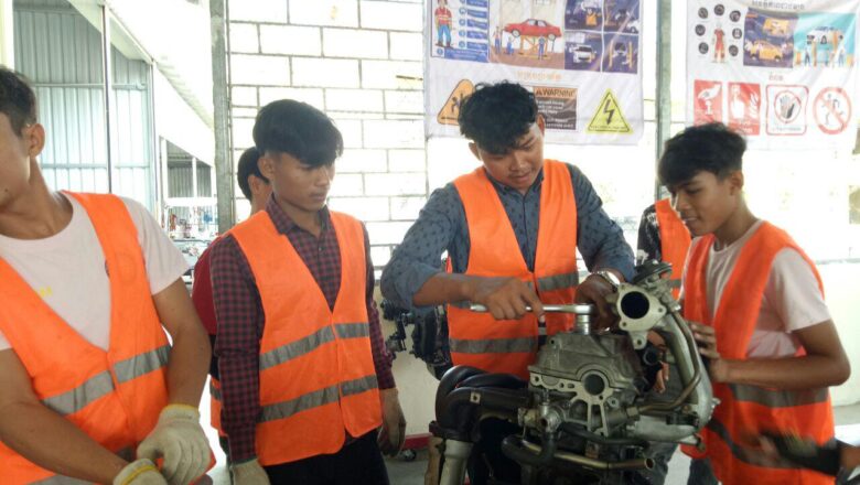 វិទ្យាស្ថានពហុបច្ចេកទេសភូមិភាគតេជោសែនតាកែវ ផ្តល់អាហារូបករណ៍ ១ ០០០កន្លែង លើ ១៤មុខជំនាញ និងប្រាក់ឧបត្ថម្ភ ដល់យុវជនមកពីគ្រួសារក្រីក្រ និងគ្រួសារងាយរងហានិភ័យ