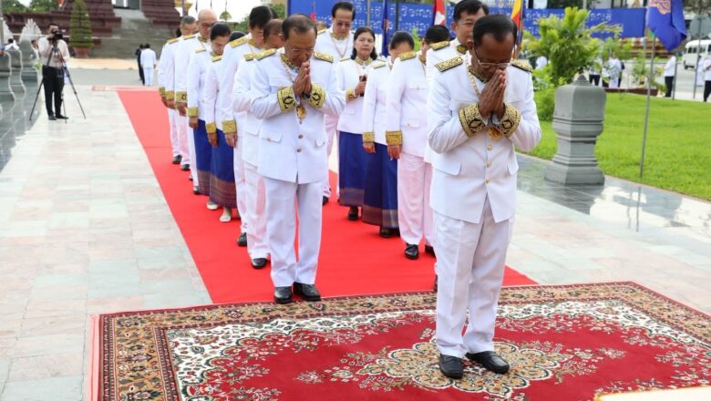 ឯកឧត្តម វង សូត  អញ្ជើញដាក់កន្ត្រកផ្ការំលឹកខួបលើកទី៣២ ទិវាប្រកាសរដ្ឋធម្មនុញ្ញ នៃព្រះរាជាណាចក្រកម្ពុជា