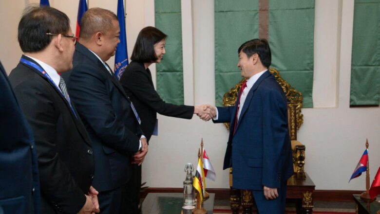 ឯកឧត្តម ហេង សួរ បានទទួលជួបសម្តែងការគួរសម ជាមួយប្រធានឧត្តមមន្ត្រីការងារអាស៊ាន