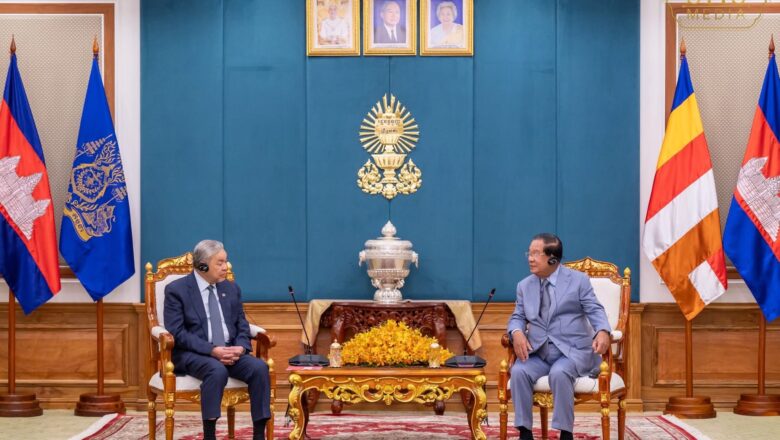 សម្តេចតេជោ ហ៊ុន សែន អនុញ្ញាតឱ្យឧបនាយករដ្ឋមន្ត្រី និងជារដ្ឋមន្ត្រីក្រសួងអភិវឌ្ឍន៍តំបន់ និងជនបទម៉ាឡេស៊ី ចូលជួបសម្ដែងការគួរសម