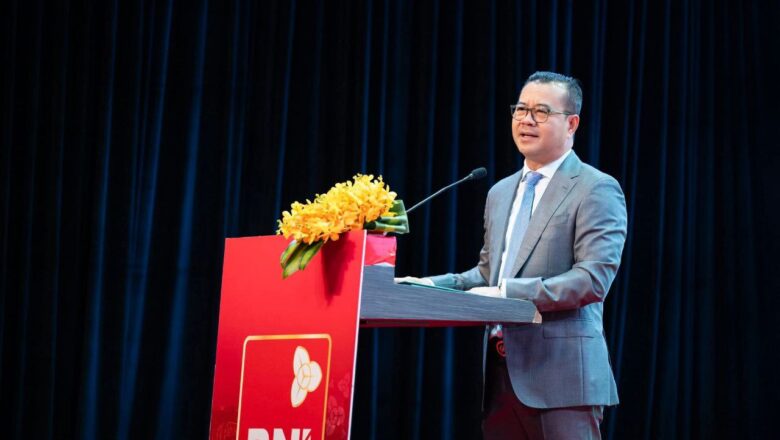 ឯកឧត្តមបណ្ឌិត កៅ ថាច ថ្លែងសុន្ទរកថាគន្លឹះ និងចែករំលែកនូវចក្ខុវិស័យអំពីការវិនយោគសម្រាប់អនាគត ក្នុង “មហាសន្និបាតថ្នាក់ជាតិ BNI កម្ពុជា ឆ្នាំ២០២៥ ក្រោមប្រធានបទ៖ UNITED for a THRIVING FUTURE”