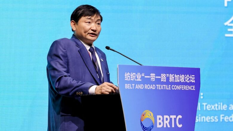 ឯកឧត្តម ហេង សួរ ចូលរួមសន្និសីទស្តីពី «គំនិតផ្តួចផ្តើមខ្សែក្រវ៉ាត់ និងផ្លូវសម្រាប់ វិស័យវាយនភណ្ឌ» លើកទី៧ នៅសិង្ហបុរី