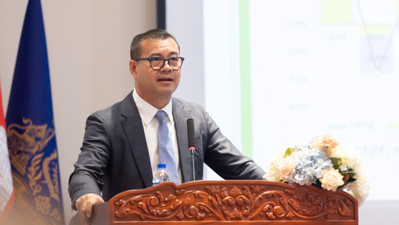 ឯកឧត្តមបណ្ឌិត កៅ ថាច អញ្ជើញចូលរួមចែករំលែក ដោយផ្តល់ទស្សនទានគន្លឹះសំខាន់ៗចំនួន៥ដល់ម្ចាស់អាជីវកម្មជាយុវជនផ្នែកផែនសហគ្រិនវ័យក្មេងនៅខេត្តព្រះសីហនុ