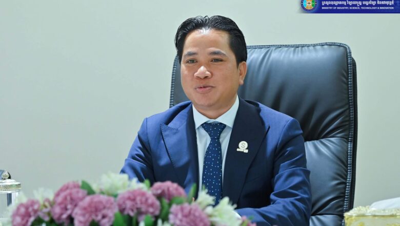 អ្នកឧកញ៉ា សំ សុខនឿន អគ្គនាយកក្រុមហ៊ុន KH HAITECH បង្ហាញបំណងអភិវឌ្ឍរោងចក្រស្វ័យប្រវត្តិកម្មខ្ពស់ និងមានសមត្ថភាពផ្លាស់ប្ដូរតាមតម្រូវការព្រមទាំងផ្គត់ផ្គង់ថេប្លេត (tablet) តម្លៃសមរម្យសម្រាប់ទីផ្សារកម្ពុជា