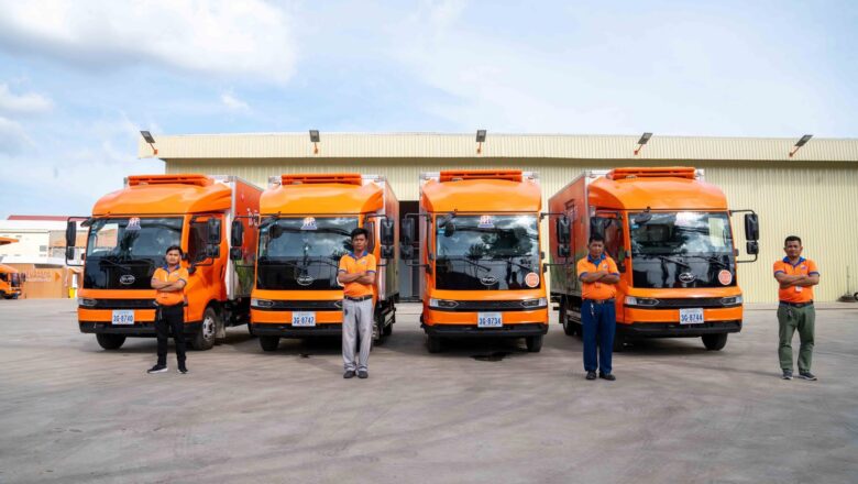 អ្នកឧកញ៉ាបណ្ឌិត សួរ វីរៈ បញ្ជាទិញរថយន្តត្រជាក់បន្ថែមចំនួន ៥០គ្រឿង ដើម្បីពង្រីកវិសាលភាពដឹកជញ្ជូនទៅដល់បណ្តាខេត្តក្រុង