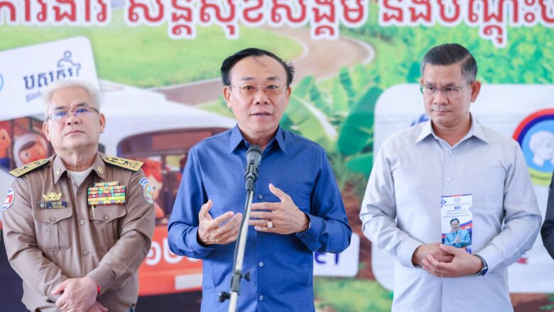 ក្រសួងការងារ និងបណ្តុះបណ្តាលវិជ្ជាជីវៈ បានបន្តនាំយកឱកាសការងារជិត ៣ពាន់ កន្លែង ជូនដល់អតីតពលករ និងប្រជាពលរដ្ឋក្នុងស្រុកថ្មគោល ខេត្តបាត់ដំបង