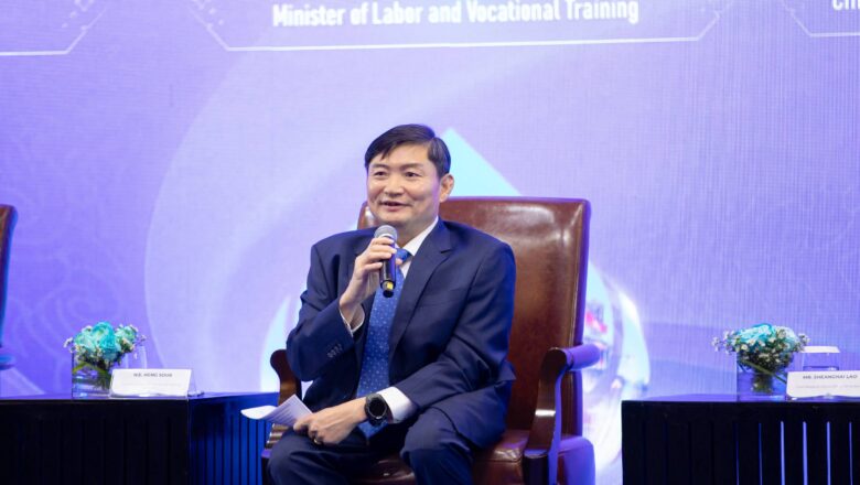 ឯកឧត្តម ហេង សួរ ចែករំលែកយុទ្ធសាស្ត្រអភិវឌ្ឍន៍ធនធានមនុស្ស និងការធ្វើបរិវត្តកម្មប្រព័ន្ធ TVET របស់កម្ពុជា ឆ្លើយតបតម្រូវការឧស្សាហកម្ម និងការវិវត្តនៃបច្ចេកវិទ្យា