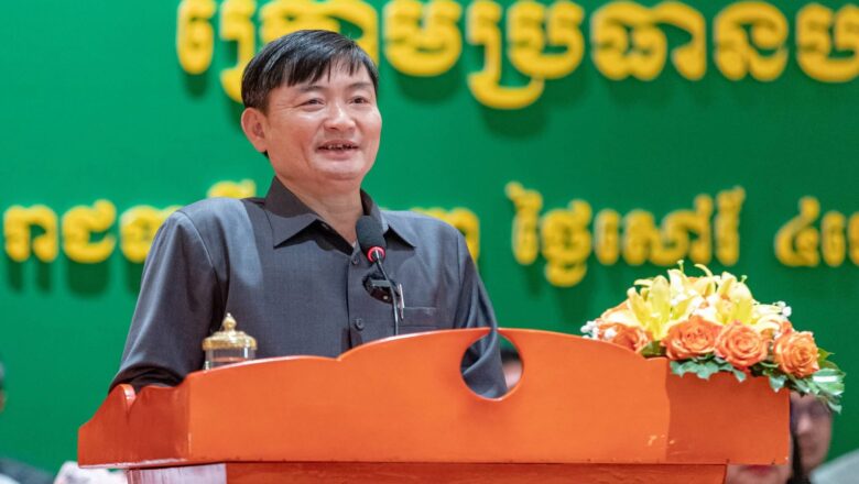 ឯកឧត្តម ហេង សួរ ចាត់ទុកស្ត្រីជាឆ្អឹងខ្នង ក្នុងការរួមចំណែកការពារនិងអភិវឌ្ឍប្រទេសជាតិ ជាពិសេសស្ត្រី នៃគ្រួសារវីរកងកម្លាំងប្រដាប់អាវុធ នៅក្នុងទិវាអន្តរជាតិនារី ៨មីនា