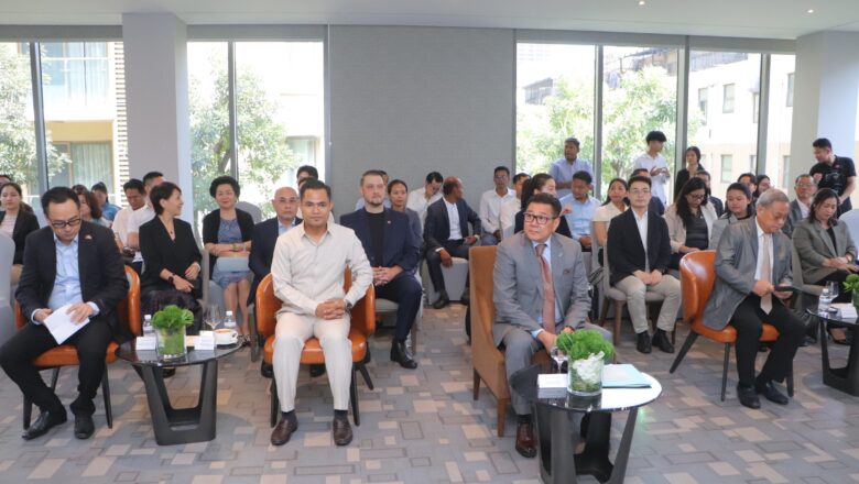 ការប្រកួតសិល្បៈឡាតេអាតជើងឯក កម្ពុជា-ចិន ឆ្នាំ២០២៦ នឹងរៀបចំឡើងរយៈពេល ២ថ្ងៃ នៅចុងខែមីនានេះ ដើម្បីលើកកម្ពស់សមត្ថភាពជំនាញផ្នែកឆុងកាហ្វេនៅកម្ពុជា