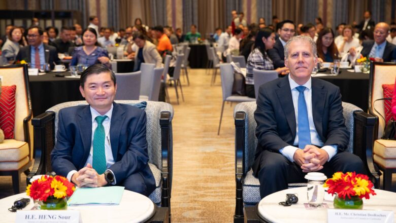 បទពិសោធន៍កម្ពុជាបានបង្ហាញថា ការកសាងទំនាក់ទំនងវិជ្ជាជីវៈដ៏រឹងមាំមួយ គឺអាស្រ័យលើការប្តេជ្ញាចិត្ត ចូលរួមកិច្ចសន្ទនាសង្គមប្រកបដោយភាពស្មោះត្រង់ ពីគ្រប់ភាគីពាក់ព័ន្ធ