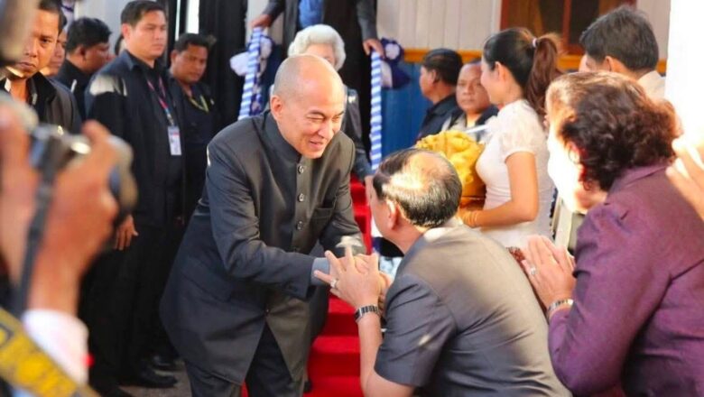 ទូលព្រះបង្គំ យន្ត មីន ព្រមទាំងគ្រួសារ មានសេចក្តីសោមនស្សរីករាយឥតឧបមាបន្ទាប់ពីទទួលបានដំណឹងអំពីភាពជោគជ័យក្នុងការវះកាត់ព្យាបាលព្រះរោគរបស់ ព្រះករុណាព្រះបាទសម្តេចព្រះបរមនាថ នរោត្តម សីហមុនី ព្រះមហាក្សត្រនៃព្រះរាជាណាចក្រកម្ពុជា ដោយក្រុមគ្រូពេទ្យជំនាញ នៃសាធារណរដ្ឋប្រជាមានិតចិន