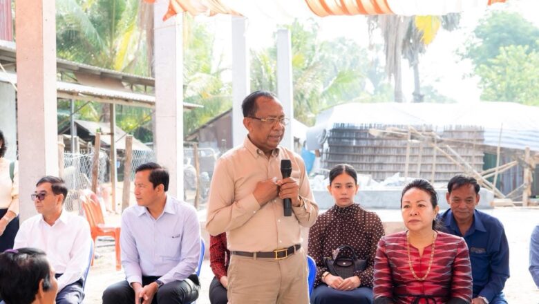 ឯកឧត្តម វង សូត បន្តសាងសង់ផ្ទះមនុស្សធម៌ជូនចាស់ជរាក្រីក្រ នៅស្រុកកំចាយមារ