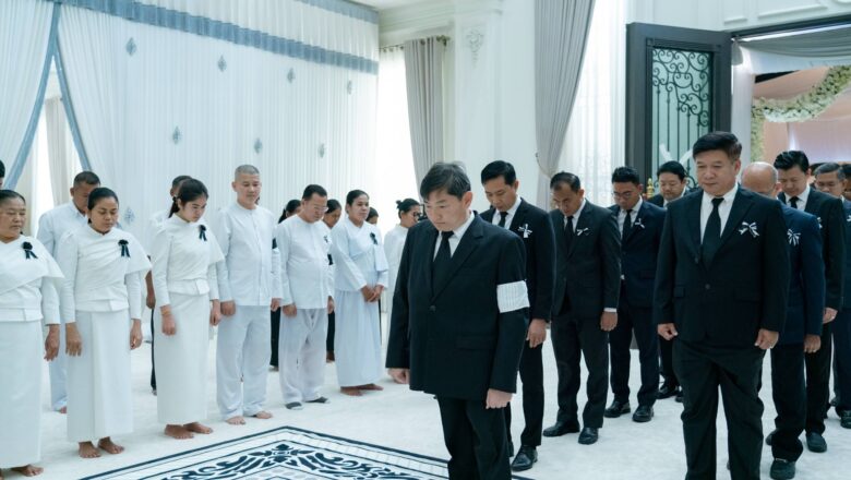 ឯកឧត្ដម ហេង សួរ ដឹកនាំគណៈប្រតិភូក្រសួង អញ្ជើញគោរពវិញ្ញាណក្ខន្ធសព អគ្គមហាឧបាសិកាពុទ្ធសាសនូបត្ថម្ភក៍ ផូ ភួង ត្រូវជាម្តាយបង្កើតរបស់ឯកឧត្តម នាយឧត្តមសេនីយ៍ ស ថេត