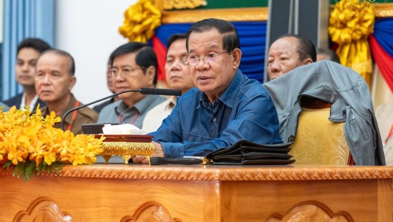 សម្តេចតេជោ ហ៊ុន សែន អញ្ជើញជួបសំណេះសំណាលជាមួយក្រុមប្រឹក្សាខេត្ត ក្រុង ស្រុក ឃុំ សង្កាត់ និងថ្នាក់ដឹកនាំមន្ទីរអង្គភាពនានានៃខេត្តតាកែវ