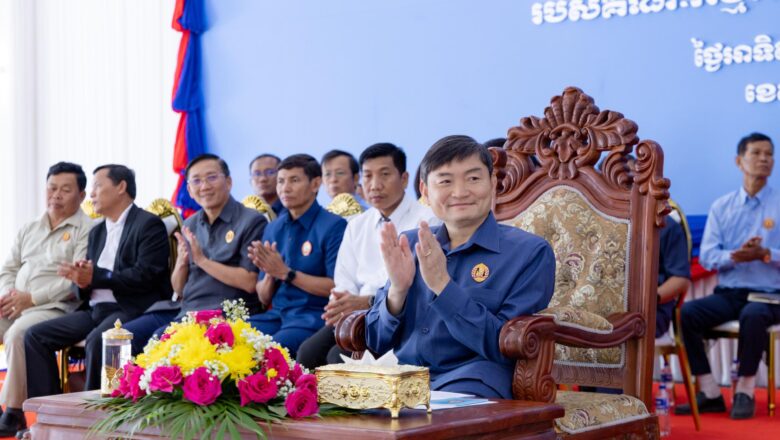 ឯកឧត្តម ហេង សួរ ប្រកាសបញ្ចូលសមាជិកគណបក្សប្រជាជនកម្ពុជាថ្មីជាង ១ ៥០០នាក់នៃឃុំចំនួន ៥ ក្នុងស្រុកកំពង់សៀម ខេត្តកំពង់ចាម