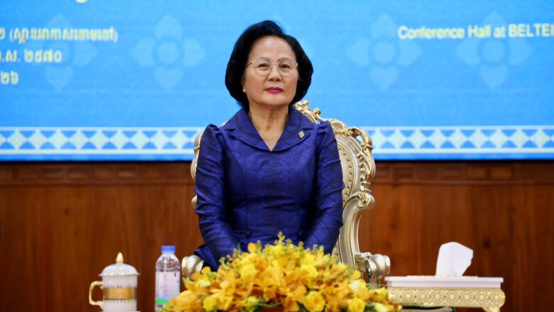 លោកជំទាវ ឡោក ខេង ចែករំលែកបទពិសោធន៍ពី “តួនាទីគណៈកម្មការទី៨ នៃរដ្ឋសភា និងក្រុមសភាជាតិកម្ពុជានៃអ្នកនយោបាយសភាស្ត្រី” ជូនដល់និស្សិតសាកលវិទ្យាល័យប៊ែលធីអន្តរជាតិជិត៣,០០០នាក់