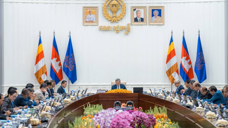 ឯកឧត្តម ហេង សួរ រដ្ឋមន្រ្តីក្រសួងការងារនិងបណ្តុះបណ្តាលវិជ្ជាជីវៈ បានអញ្ជើញចូលរួមកិច្ចប្រជុំពេញអង្គគណៈរដ្ឋមន្រ្តី ដែលប្រព្រឹត្តទៅក្រោមអធិបតីភាពដ៏ខ្ពង់ខ្ពស់ សម្តេចមហាបវរធិបតី ហ៊ុន ម៉ាណែត នាយករដ្ឋមន្ត្រី