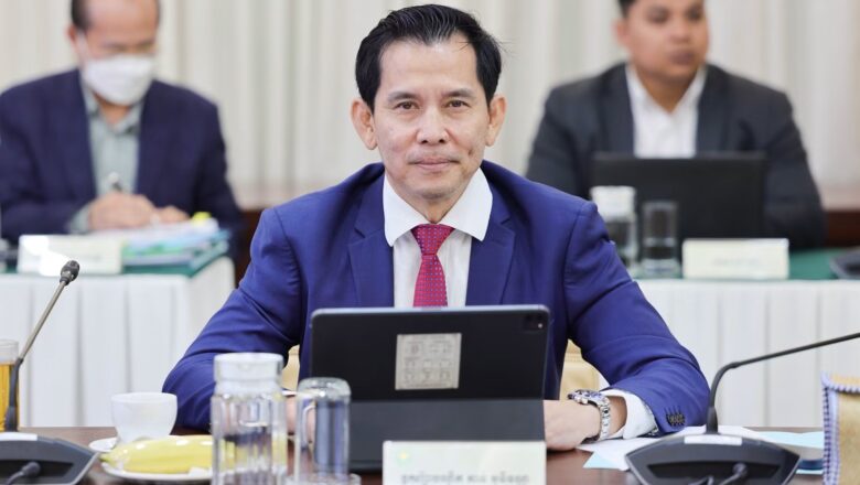 ឧកញ៉ាបណ្ឌិត តាន់ មុនីវណ្ណ អនុប្រធានសភាពាណិជ្ជកម្មកម្ពុជា តំណាង អ្នកឧកញ៉ា គិត ម៉េង អញ្ជើញចូលរួមក្នុងកិច្ចប្រជុំគណៈកម្មាធិការគោលនយោបាយសេដ្ឋកិច្ច និងហិរញ្ញវត្ថុ (គ.ស.ហ)លើសេចក្តីព្រាង “យុទ្ធសាស្រ្តជាតិស្តីពីការអភិវឌ្ឍន៍សហគ្រាសធុនមីក្រូ តូច និងមធ្យម ឆ្នាំ២០២៦-២០៣០”