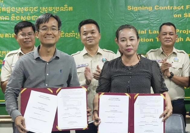 ក្រុមហ៊ុនអេមរុរាយស៍កម្ពុជានិងសហគមន៍កសិកម្មនៅខេត្តបាត់ដំបងចុះកិច្ចសន្យាផ្គត់ផ្គង់ស្រូវទំហំជិត១០លានដុល្លារ
