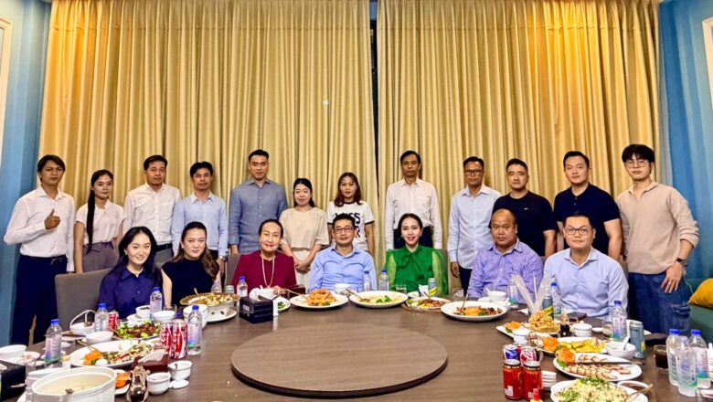 លោកជំទាវឧកញ៉ា សែន ពិសិដ្ឋវណ្ណីដា ប្រធានក្រុមការងារតំបន់អាយឈិ រៀបចំពិធីពិសារអាហារសាមគ្គី ទទួលស្វាគមន៍លោក ឡាយ សុខុន ប្រធានសាខាគណៈកម្មាធិការនៃគណបក្សប្រជាជនកម្ពុជាប្រចាំក្រុងតូយ៉ូហាស៊ីនៃប្រទេសជប៉ុន 