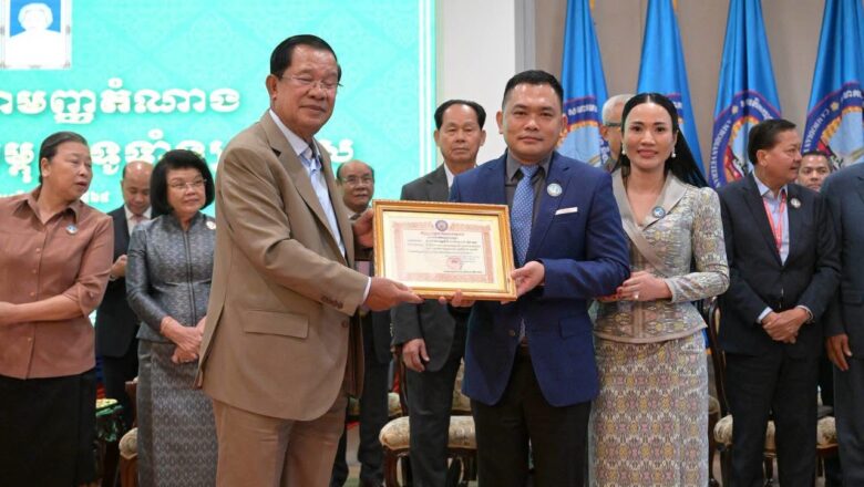 អ្នកឧកញ៉ា ម៉ម វណ្ណឌី ទីប្រឹក្សាសម្ដេចតេជោ ហ៊ុន សែន ប្រធានព្រឹទ្ធសភា ឧបត្ថម្ភថវិកាជួយសាងសង់ផ្ទះចំនួន ៥០ខ្នង ជូនអតីតយុទ្ធជន និងនិវត្តជន ក្នុងខេត្តស្ទឹងត្រែងមានជីវភាពខ្វះខាតគ្មានដីឬគ្មានផ្ទះស្នាក់នៅ