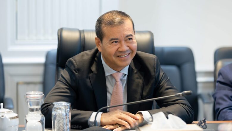 H.E. Dr. Kao Thach Chaired Discussion with Representatives of Pomelo Group