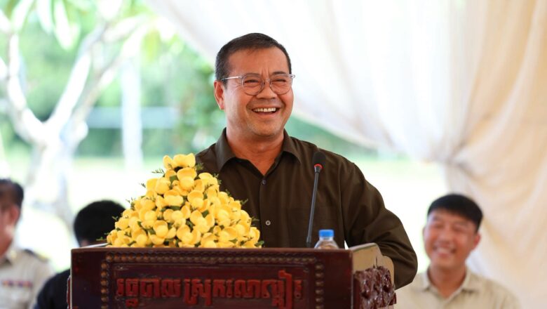 ឯកឧត្តមបណ្ឌិត កៅ ថាច លើកទឹកចិត្តដល់កសិករនៅស្រុករលាប្អៀរប្តូរផ្នត់គំនិតមកចិញ្ចឹមគោបែបពាណិជ្ជកម្ម និងតាមបច្ចេកវិទ្យាទំនើបវិញ ដើម្បីបង្កើនចំណូលកាន់តែច្រើន