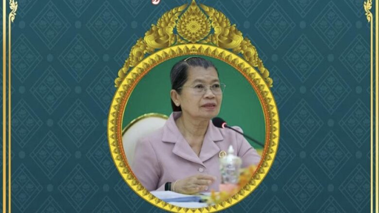 ឧកញ៉ាបណ្ឌិត ឡាយ ឈុនហួ ប្រធានសហព័ន្ធស្រូវអង្ករកម្ពុជា និងលោកជំទាវ សូមគោរពជូនពរសម្ដេចកិត្តិសង្គហបណ្ឌិត ម៉ែន សំអន ឧត្ដមប្រឹក្សាផ្ទាល់ព្រះមហាក្សត្រ នៃព្រះរាជាណាចក្រកម្ពុជាក្នុងឱកាសចម្រើនវយវឌ្ឍនាការ