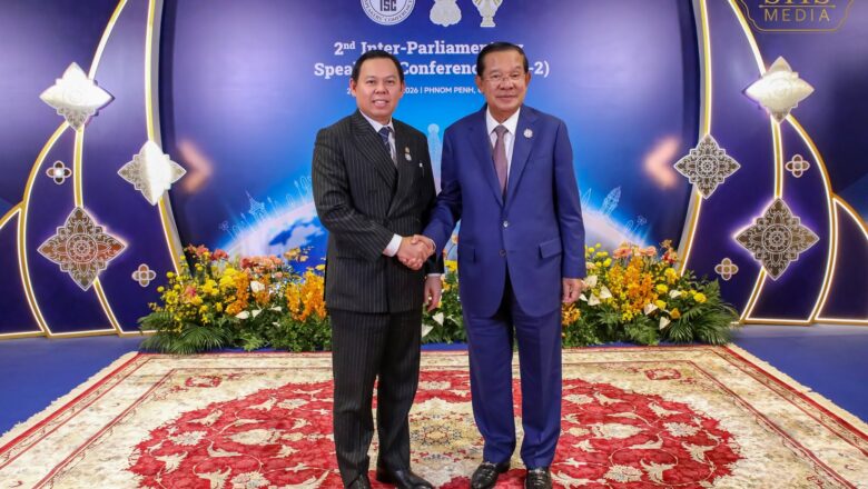 សម្ដេចតេជោ ហ៊ុន សែន ទទួលជួបសម្ដែងការគួរសម និងពិភាក្សាការងារ ជាមួយឯកឧត្តម Sultan Baktiar Najamudin ប្រធានព្រឹទ្ធសភាសាធារណរដ្ឋឥណ្ឌូនេស៊ី ក្នុងឱកាសដែល ឯកឧត្តមអញ្ជើញចូលរួមក្នុងសន្និសីទប្រធានសភានៃអន្តរសភាលើកទី២ ដែលកម្ពុជាធ្វើជាម្ចាស់ផ្ទះ