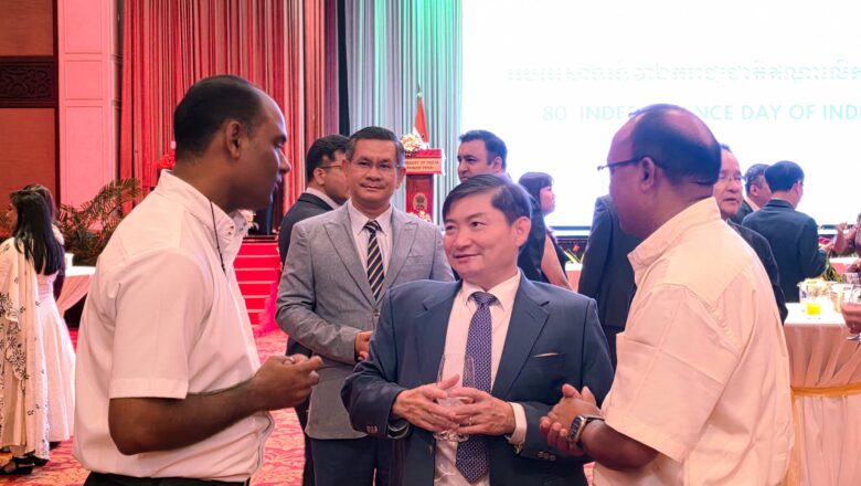 ឯកឧត្តម ហេង សួរ រដ្ឋមន្រ្តីក្រសួងការងារនិងបណ្តុះបណ្តាលវិជ្ជាជីវៈ បានអញ្ជើញជាភ្ញៀវកិត្តិយសក្នុងពិធី “អបអរសាទរទិវាឯករាជ្យជាតិឥណ្ឌាលើកទី៨០”