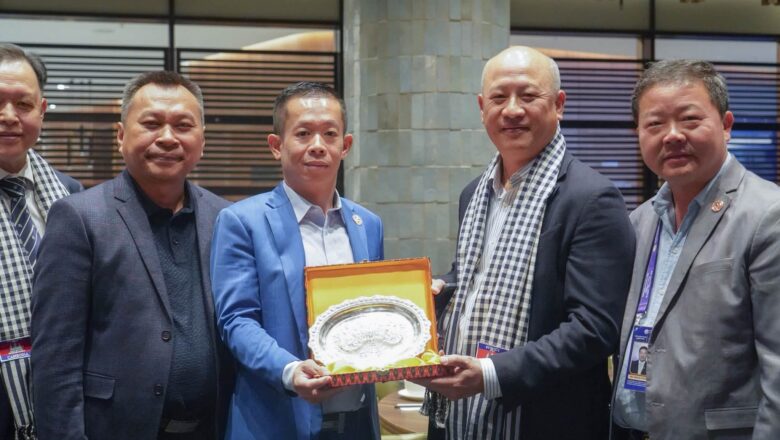 អ្នកឧកញ៉ា ភួ វាសនា អនុប្រធានសភាពាណិជ្ជកម្មកម្ពុ ជួបពិភាក្សាការងារជាមួយការិយាល័យតំណាងសភាពាណិជ្ជកម្មកម្ពុជាប្រចាំទីក្រុងស៊ីដនី ដើម្បីពង្រឹងទំនាក់ទំនងធុរកិច្ច និងពាណិជ្ជកម្មកម្ពុជា-អូស្ត្រាលី